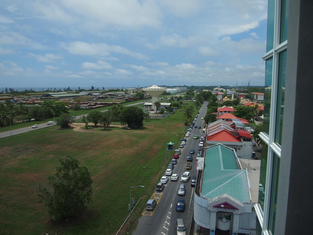 Roomz Hotel Seria Exterior foto