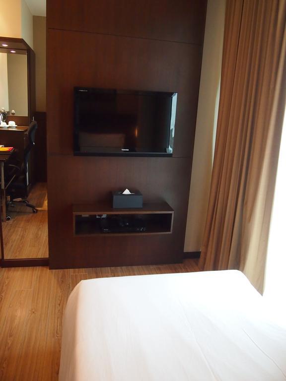 Roomz Hotel Seria Exterior foto